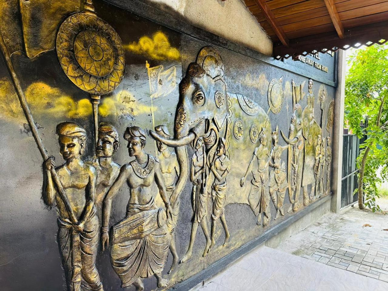 Golden Stars Hotel Dambulla Exterior photo